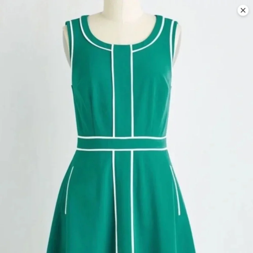 ModCloth Green Roving Reporter Dress, Size M - Picture 1 of 7